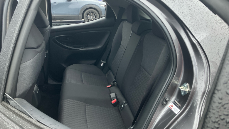 Toyota Yaris 1.5 Hybrid Design 5dr CVT Hybrid Hatchback